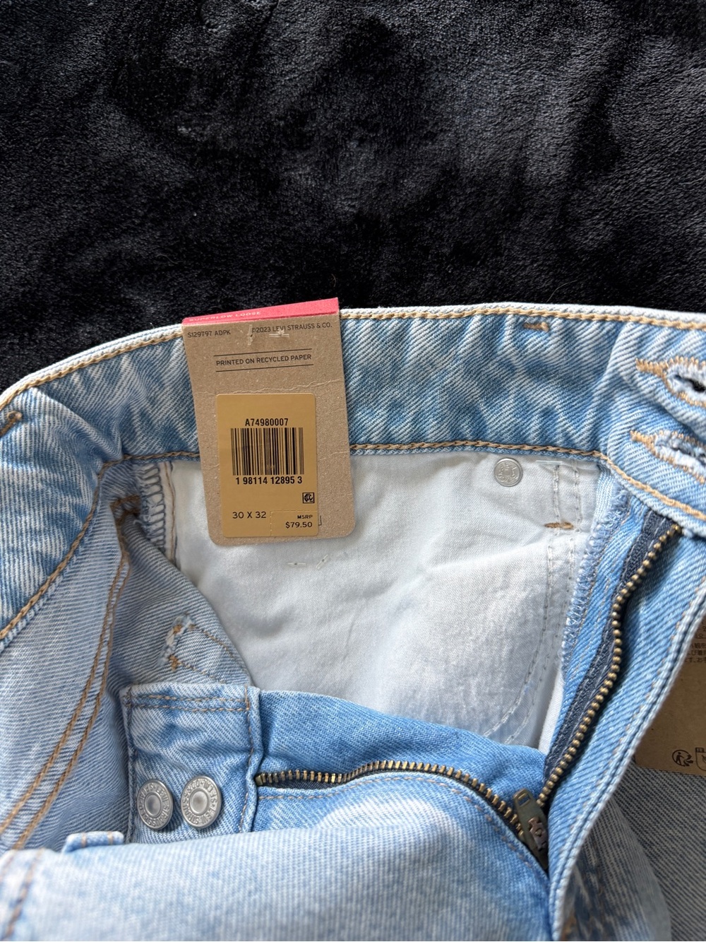 Levi's Light Wash Superlow Loose Jeans with tags - Picture 3 of 3